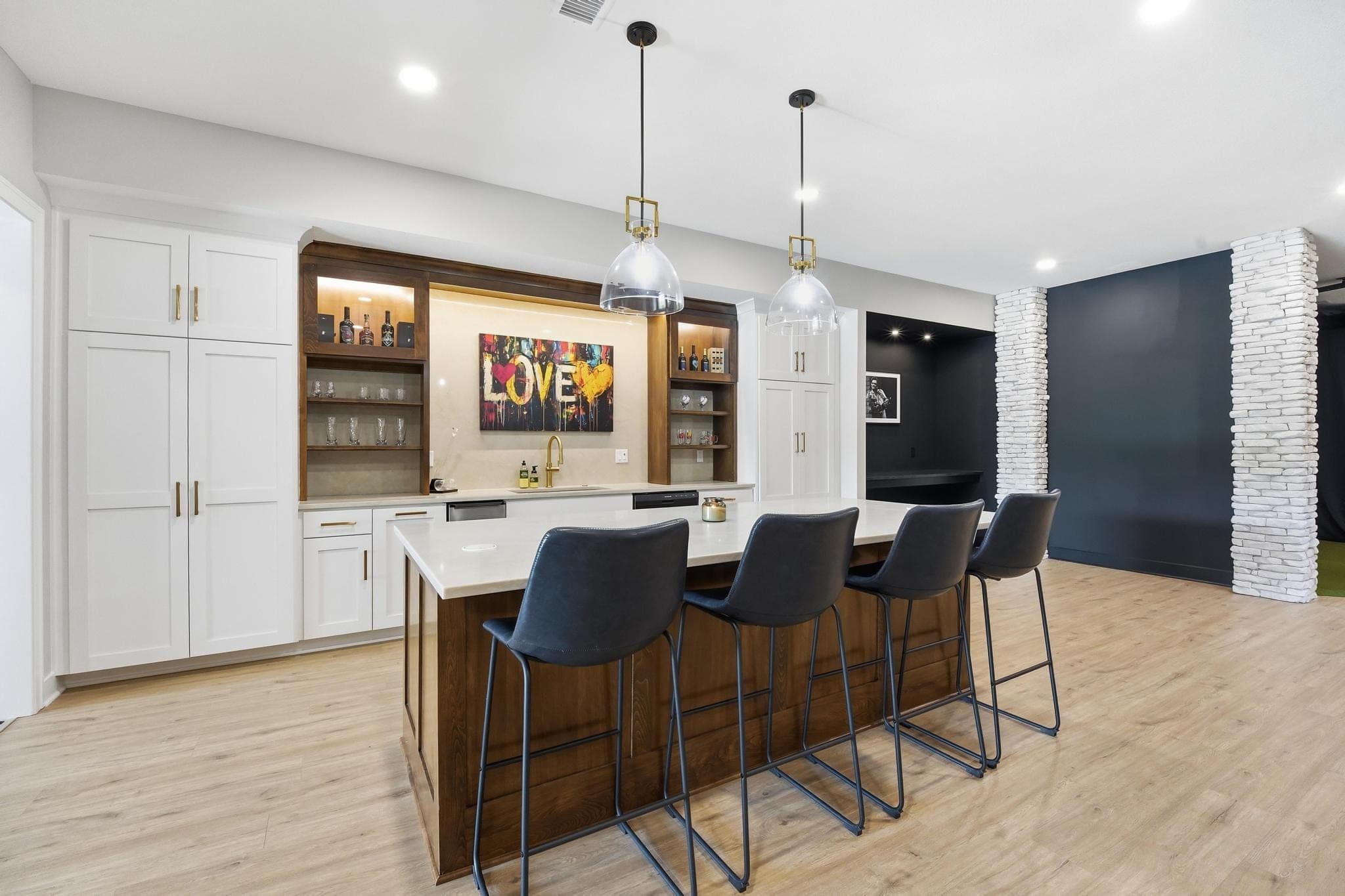Bar island with leather stools