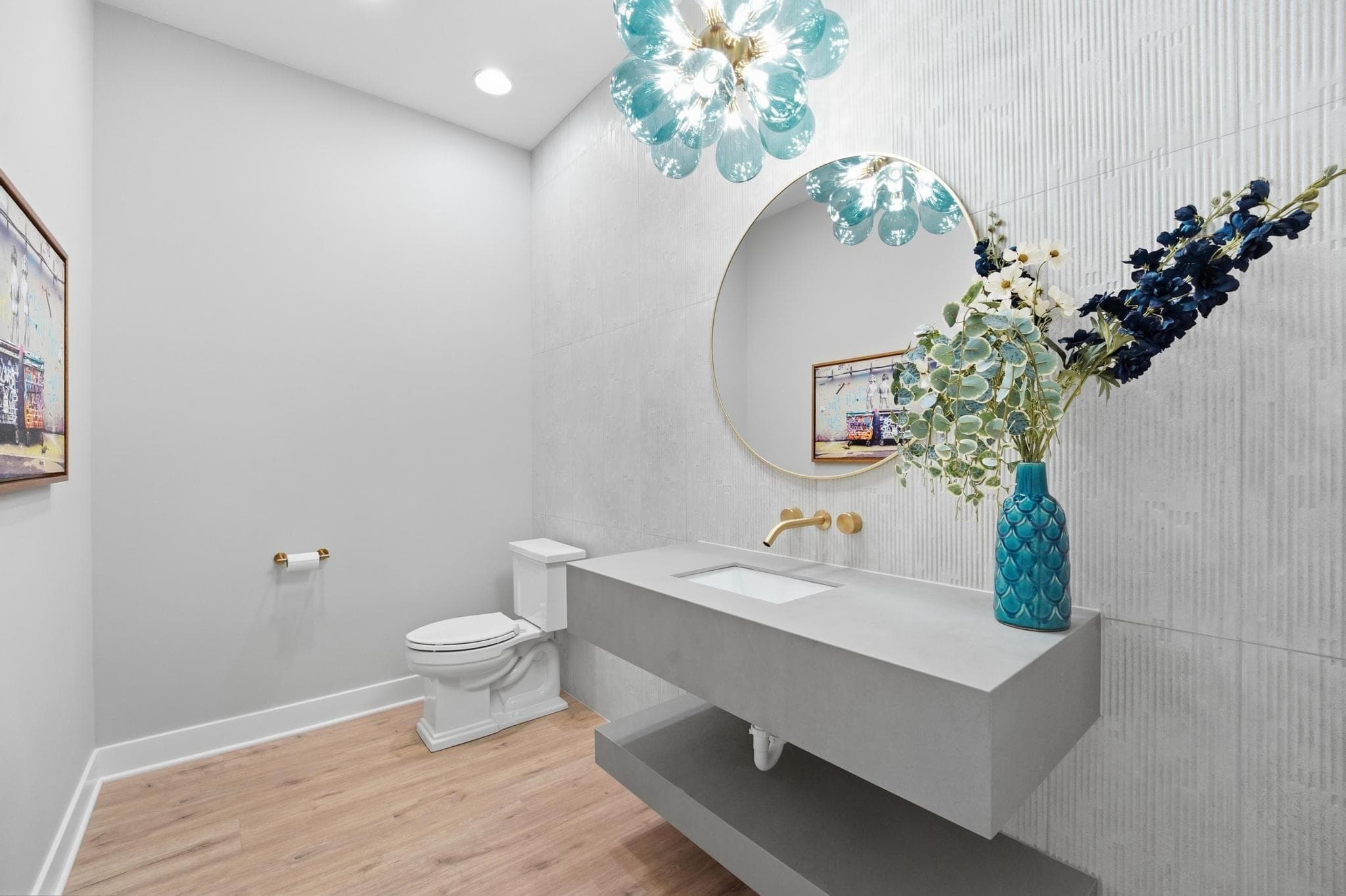 Powder bath with a concrete sink